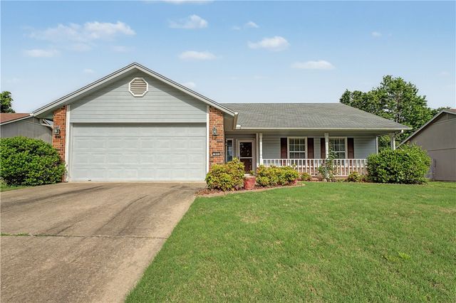 1884 Albany Street, Fayetteville, AR 72704