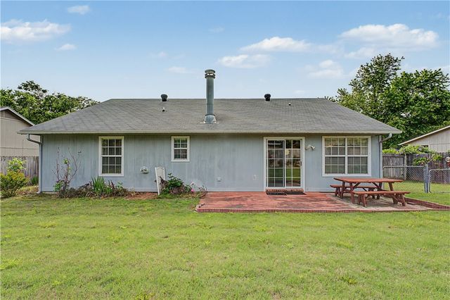 1884 Albany Street, Fayetteville, AR 72704