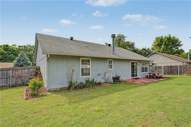1884 Albany Street, Fayetteville, AR 72704
