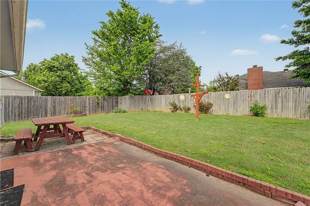 1884 Albany Street, Fayetteville, AR 72704