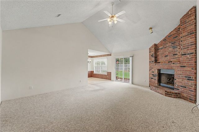 1884 Albany Street, Fayetteville, AR 72704