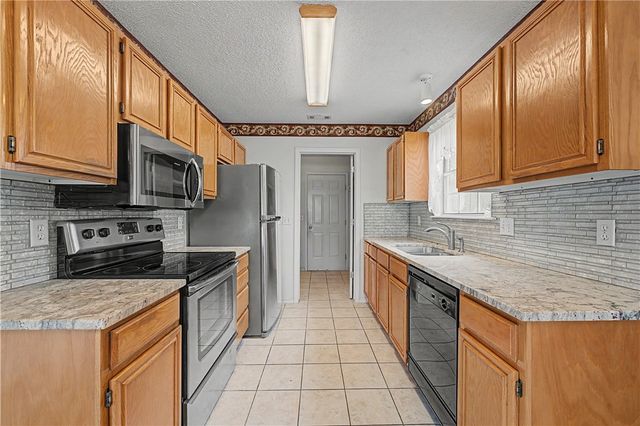 1884 Albany Street, Fayetteville, AR 72704