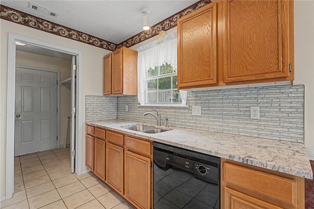 1884 Albany Street, Fayetteville, AR 72704