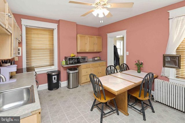 421 DERSTINE AVE, Lansdale, PA 19446