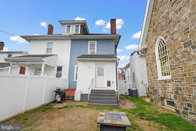 421 DERSTINE AVE, Lansdale, PA 19446