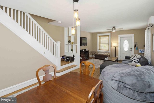 421 DERSTINE AVE, Lansdale, PA 19446