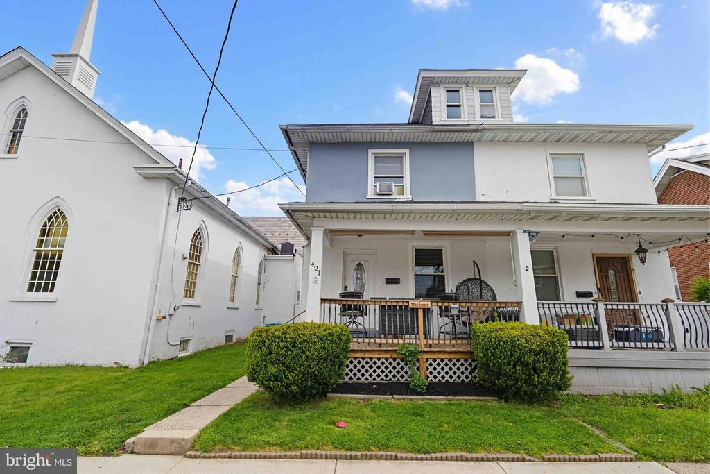 421 DERSTINE AVE, Lansdale, PA 19446