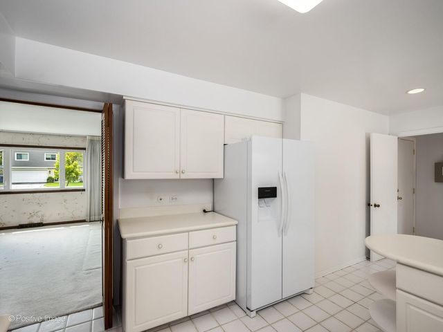 2626 Farnsworth Lane, Northbrook, IL 60062