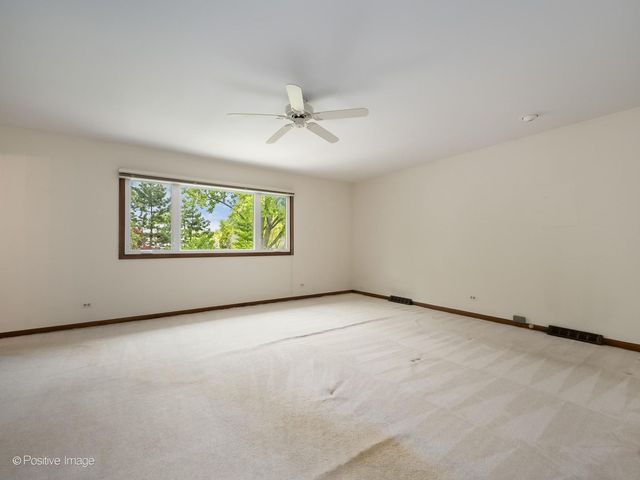 2626 Farnsworth Lane, Northbrook, IL 60062