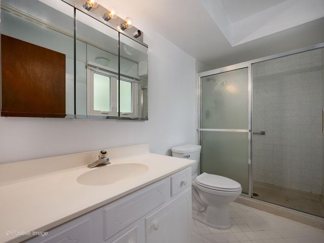 2626 Farnsworth Lane, Northbrook, IL 60062