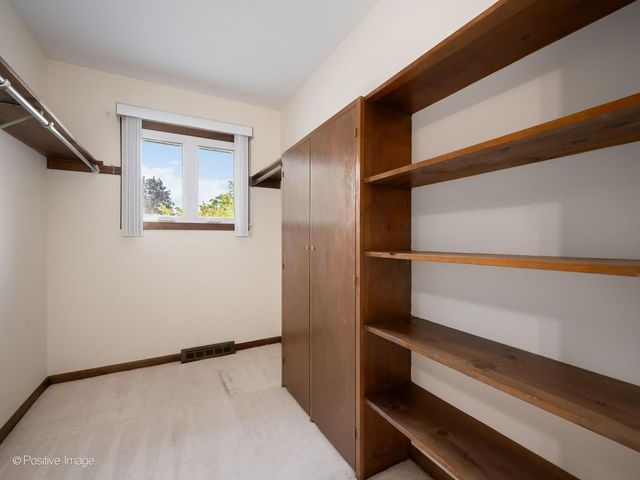 2626 Farnsworth Lane, Northbrook, IL 60062