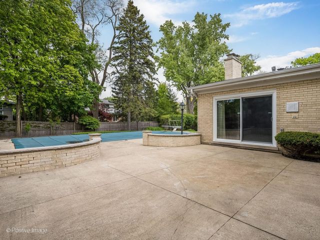 2626 Farnsworth Lane, Northbrook, IL 60062
