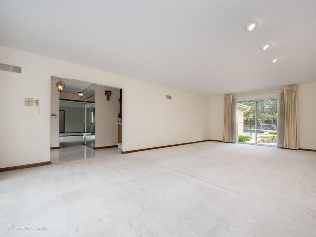 2626 Farnsworth Lane, Northbrook, IL 60062