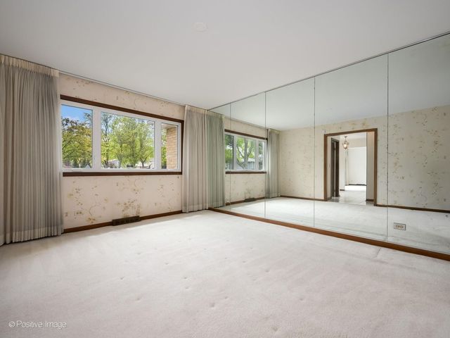 2626 Farnsworth Lane, Northbrook, IL 60062