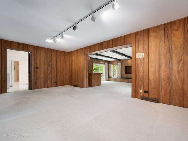 2626 Farnsworth Lane, Northbrook, IL 60062