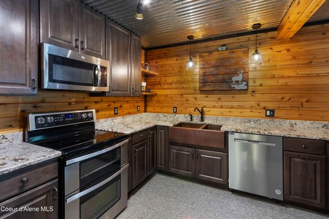 24606 N Nikoma Rd, Rathdrum, ID 83858