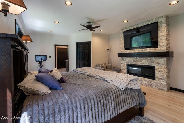 24606 N Nikoma Rd, Rathdrum, ID 83858