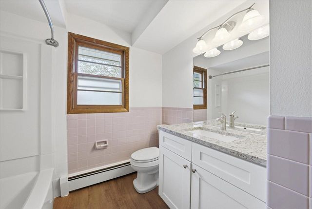 W56N710 Hawthorne AVENUE, Cedarburg, WI 53012
