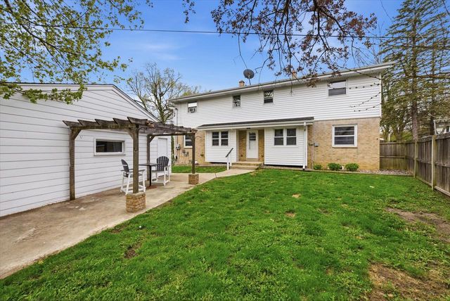 W56N710 Hawthorne AVENUE, Cedarburg, WI 53012