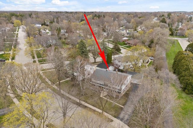 W56N710 Hawthorne AVENUE, Cedarburg, WI 53012