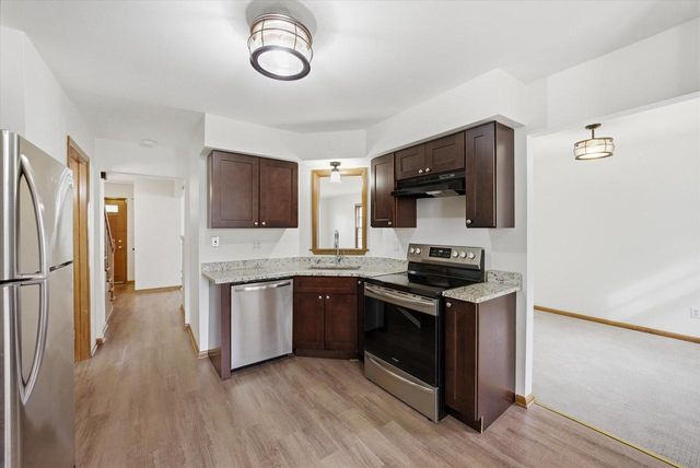 W56N710 Hawthorne AVENUE, Cedarburg, WI 53012