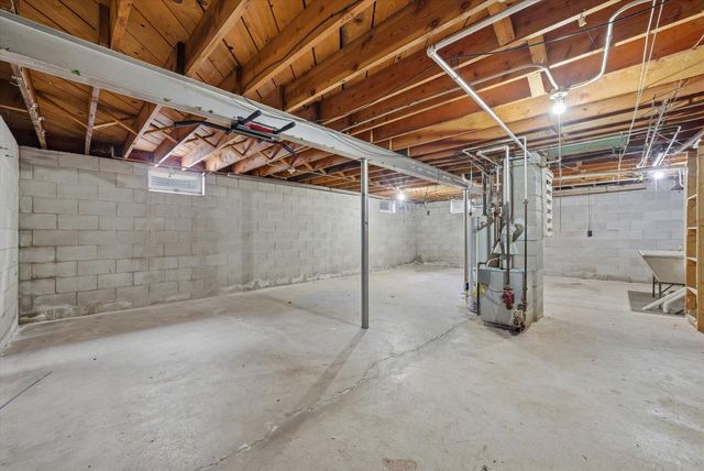 W56N710 Hawthorne AVENUE, Cedarburg, WI 53012