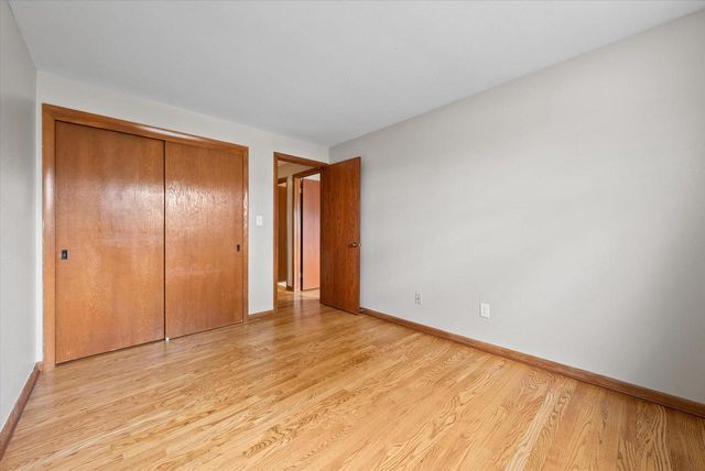 W56N710 Hawthorne AVENUE, Cedarburg, WI 53012