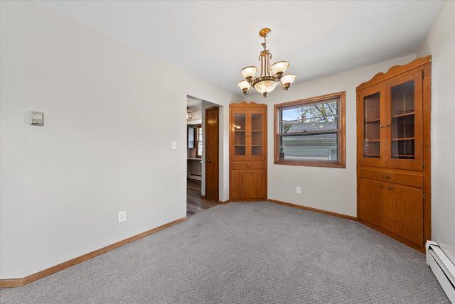 W56N710 Hawthorne AVENUE, Cedarburg, WI 53012