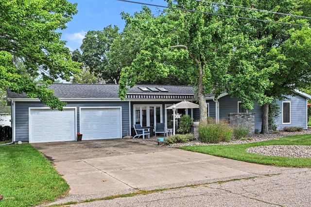102 N Chicago Street, New Buffalo, MI 49117