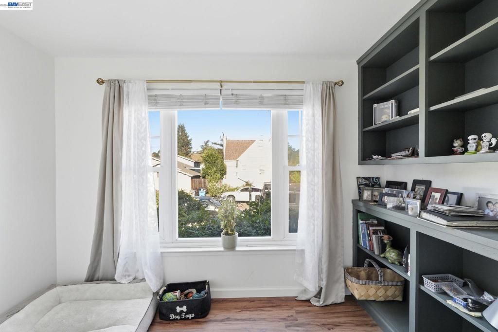 Image 13 of property listing at 137 Viewmont Avenue, Vallejo, CA 94590
