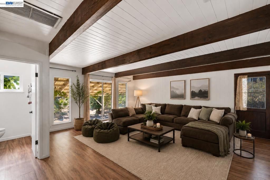 Image 17 of property listing at 137 Viewmont Avenue, Vallejo, CA 94590