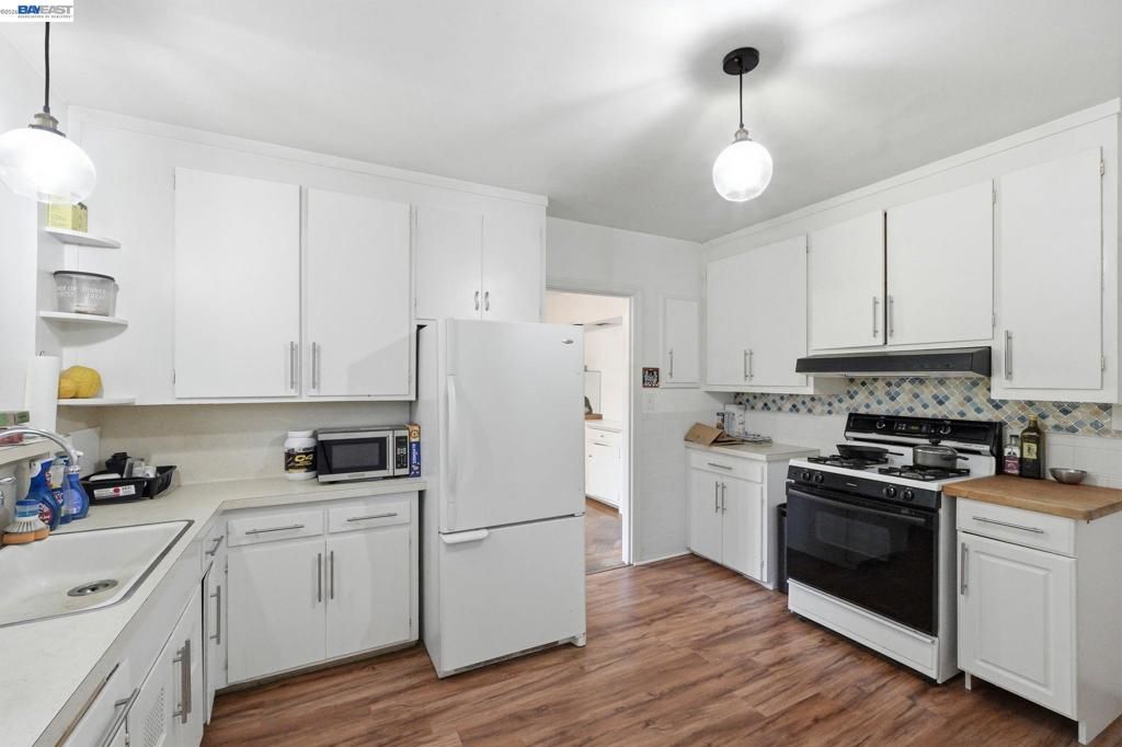 Image 26 of property listing at 137 Viewmont Avenue, Vallejo, CA 94590