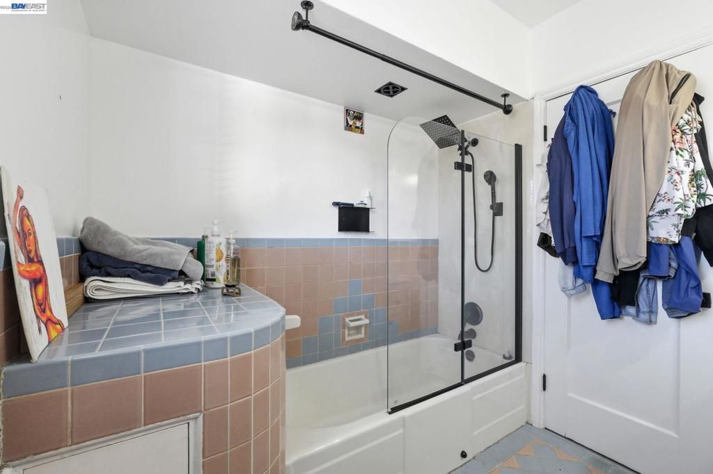 Image 34 of property listing at 137 Viewmont Avenue, Vallejo, CA 94590