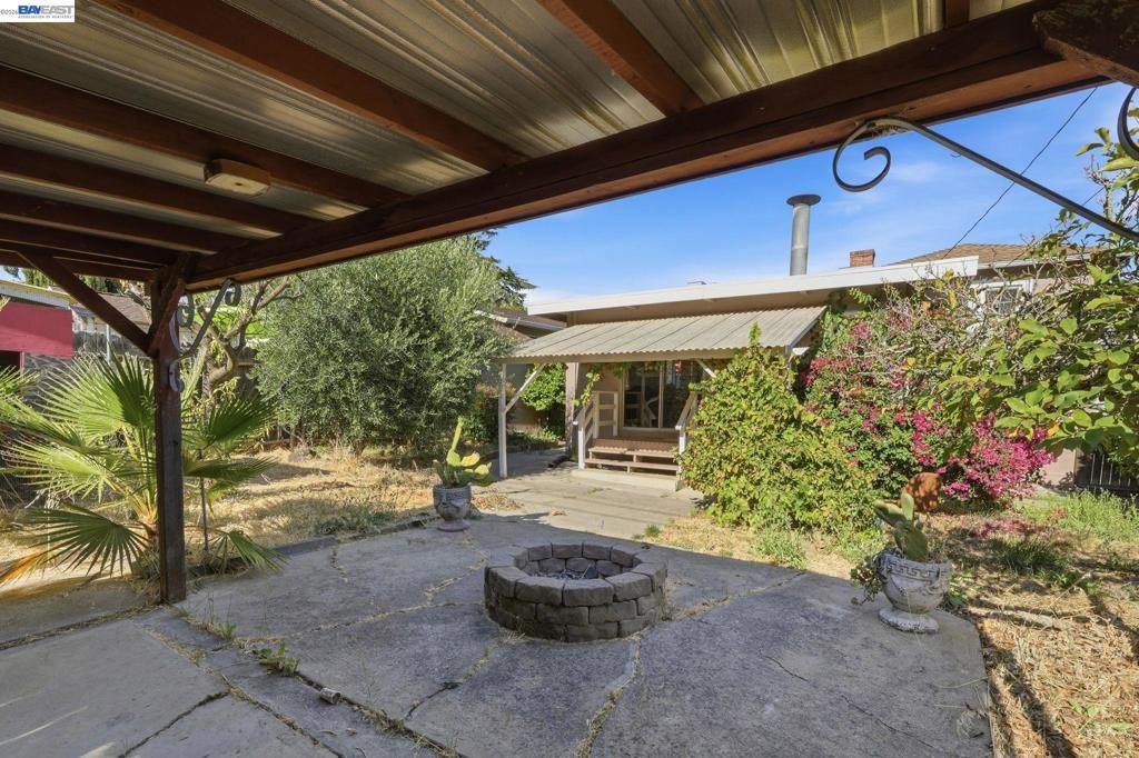 Image 44 of property listing at 137 Viewmont Avenue, Vallejo, CA 94590