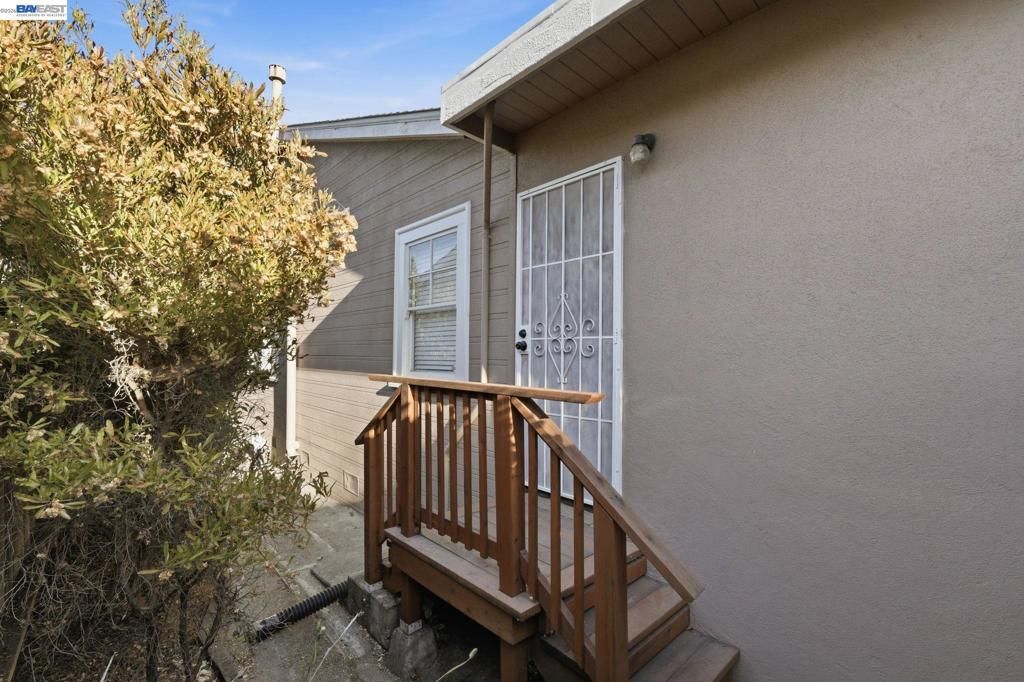 Image 49 of property listing at 137 Viewmont Avenue, Vallejo, CA 94590