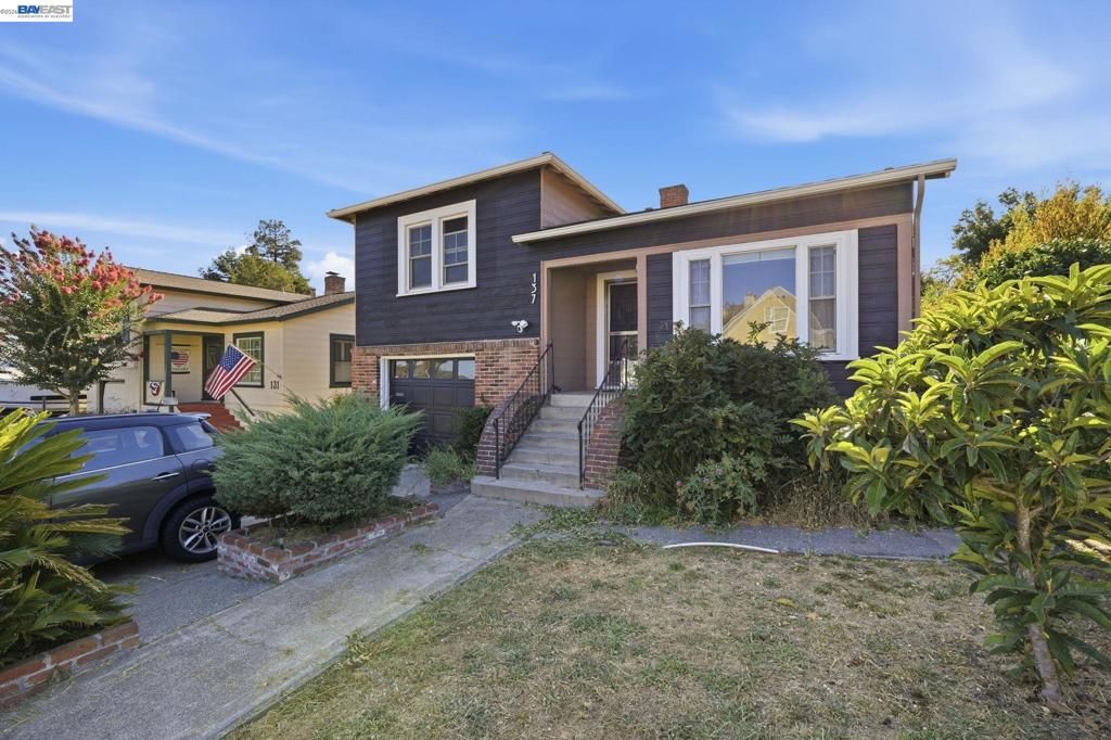 Image 5 of property listing at 137 Viewmont Avenue, Vallejo, CA 94590