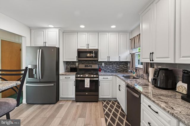 2202 BRIARCLIFF AVE, Upper Chichester, PA 19061