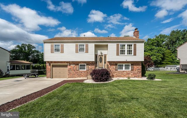 2202 BRIARCLIFF AVE, Upper Chichester, PA 19061