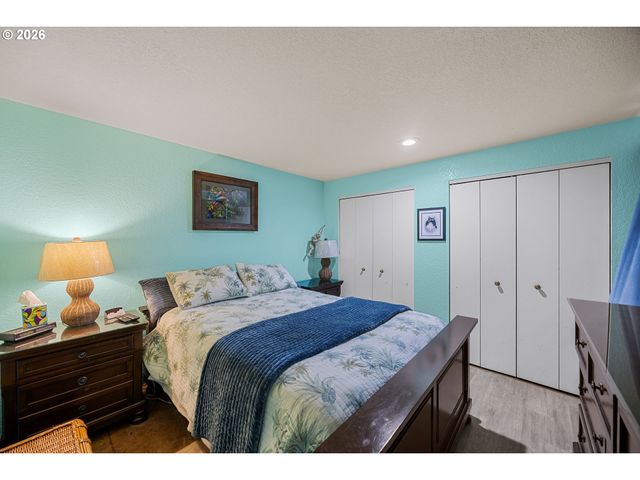 1205 Nw LITTLEWOOD Ct, Roseburg, OR 97471