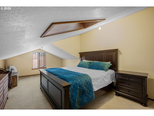 1205 Nw LITTLEWOOD Ct, Roseburg, OR 97471