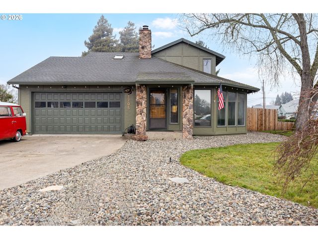 1205 Nw LITTLEWOOD Ct, Roseburg, OR 97471