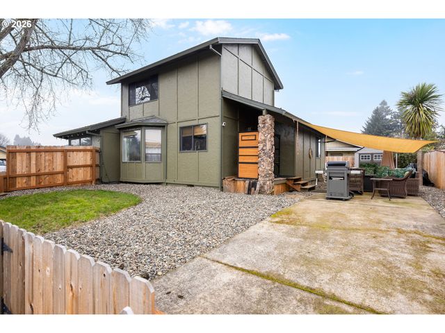 1205 Nw LITTLEWOOD Ct, Roseburg, OR 97471