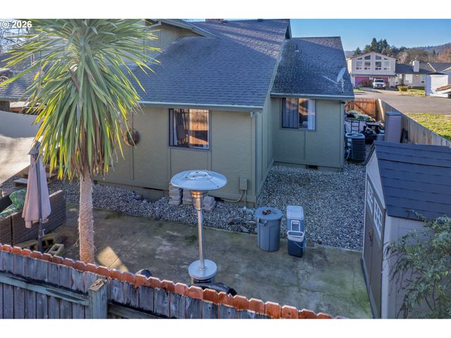 1205 Nw LITTLEWOOD Ct, Roseburg, OR 97471