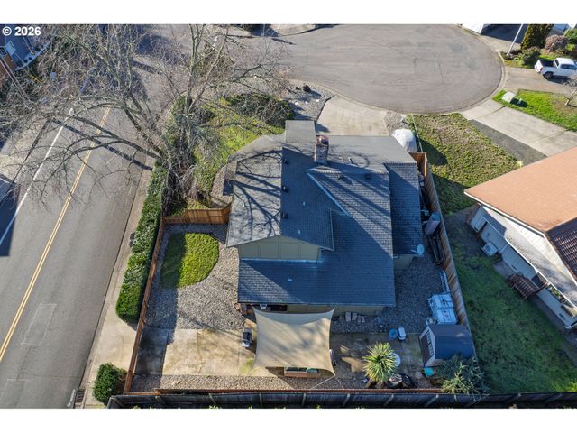 1205 Nw LITTLEWOOD Ct, Roseburg, OR 97471