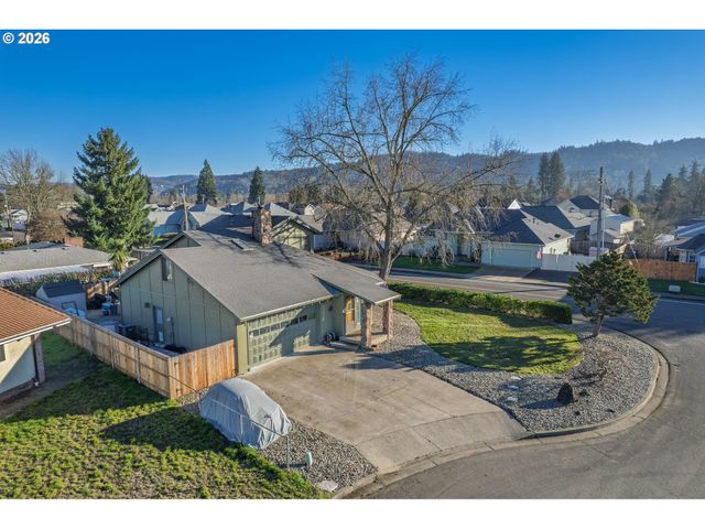 1205 Nw LITTLEWOOD Ct, Roseburg, OR 97471