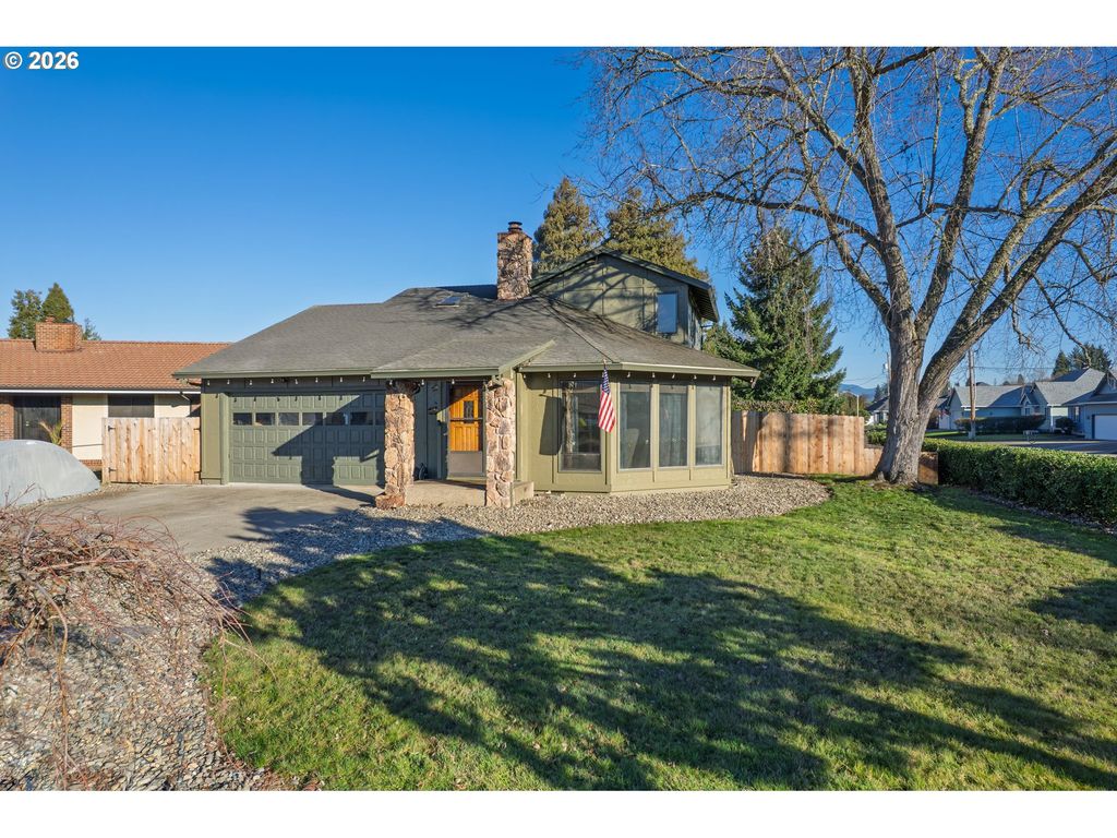 1205 Nw LITTLEWOOD Ct, Roseburg, OR 97471