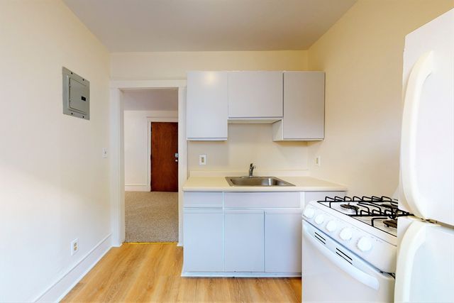 34 Crescent 4, Waltham, MA 02453