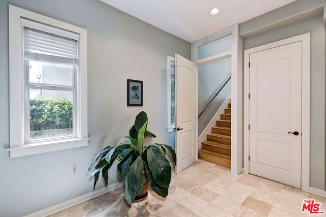 2027 BUTLER Avenue, Los Angeles, CA 90025