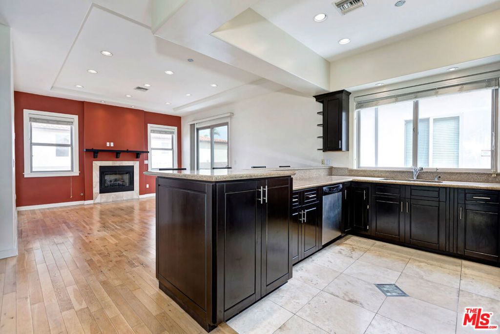 2027 BUTLER Avenue, Los Angeles, CA 90025