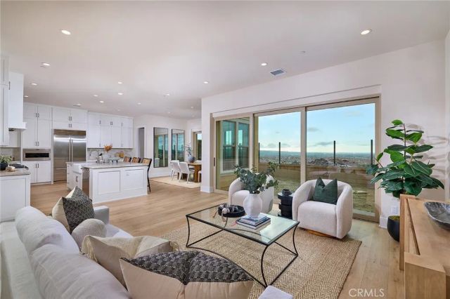 103 Oakstone, Irvine, CA 92618